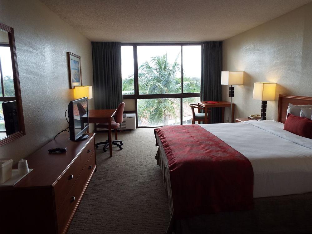 Ramada By Wyndham West Palm Beach Airport Exterior foto