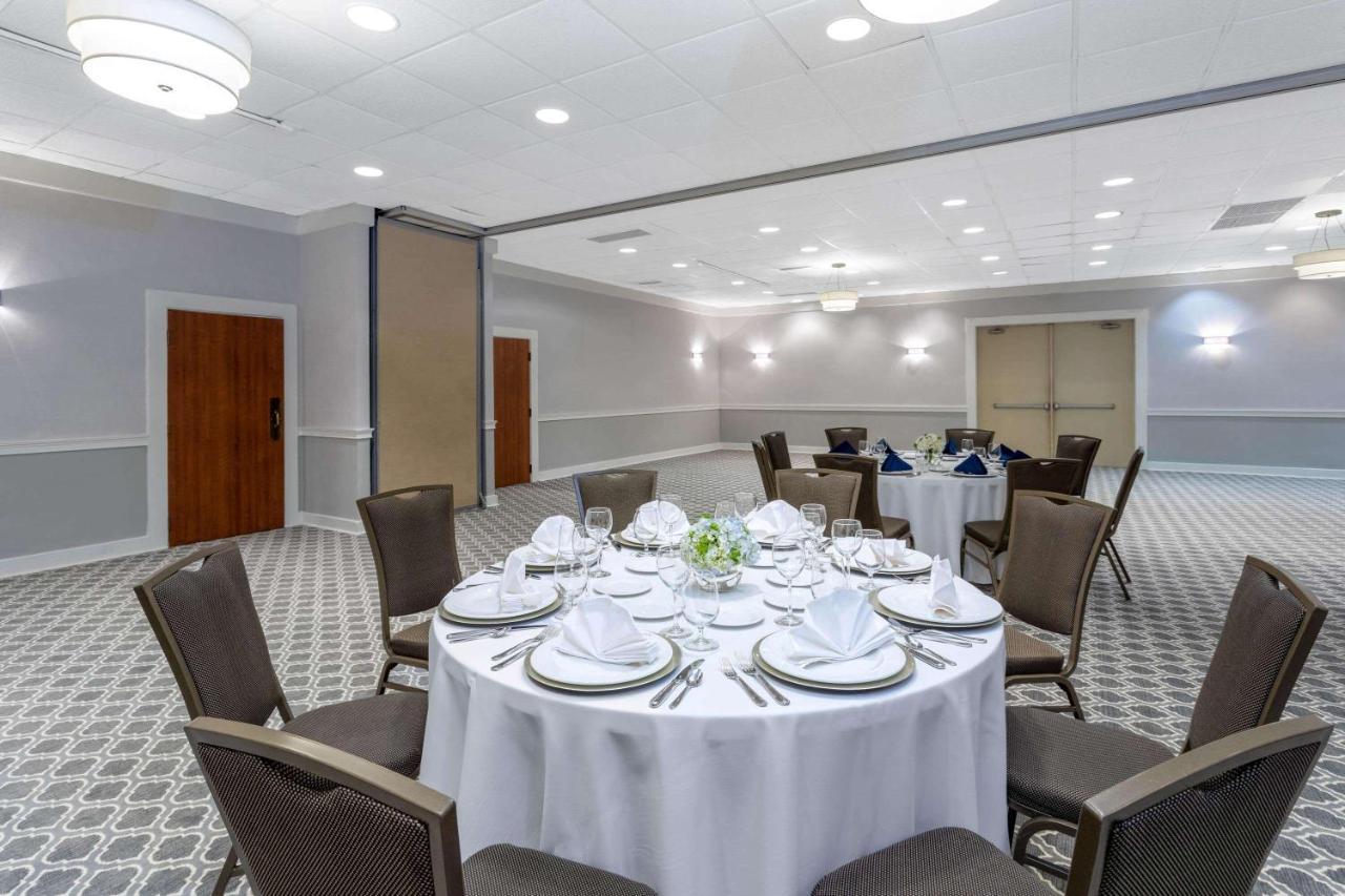 Ramada By Wyndham West Palm Beach Airport Exterior foto