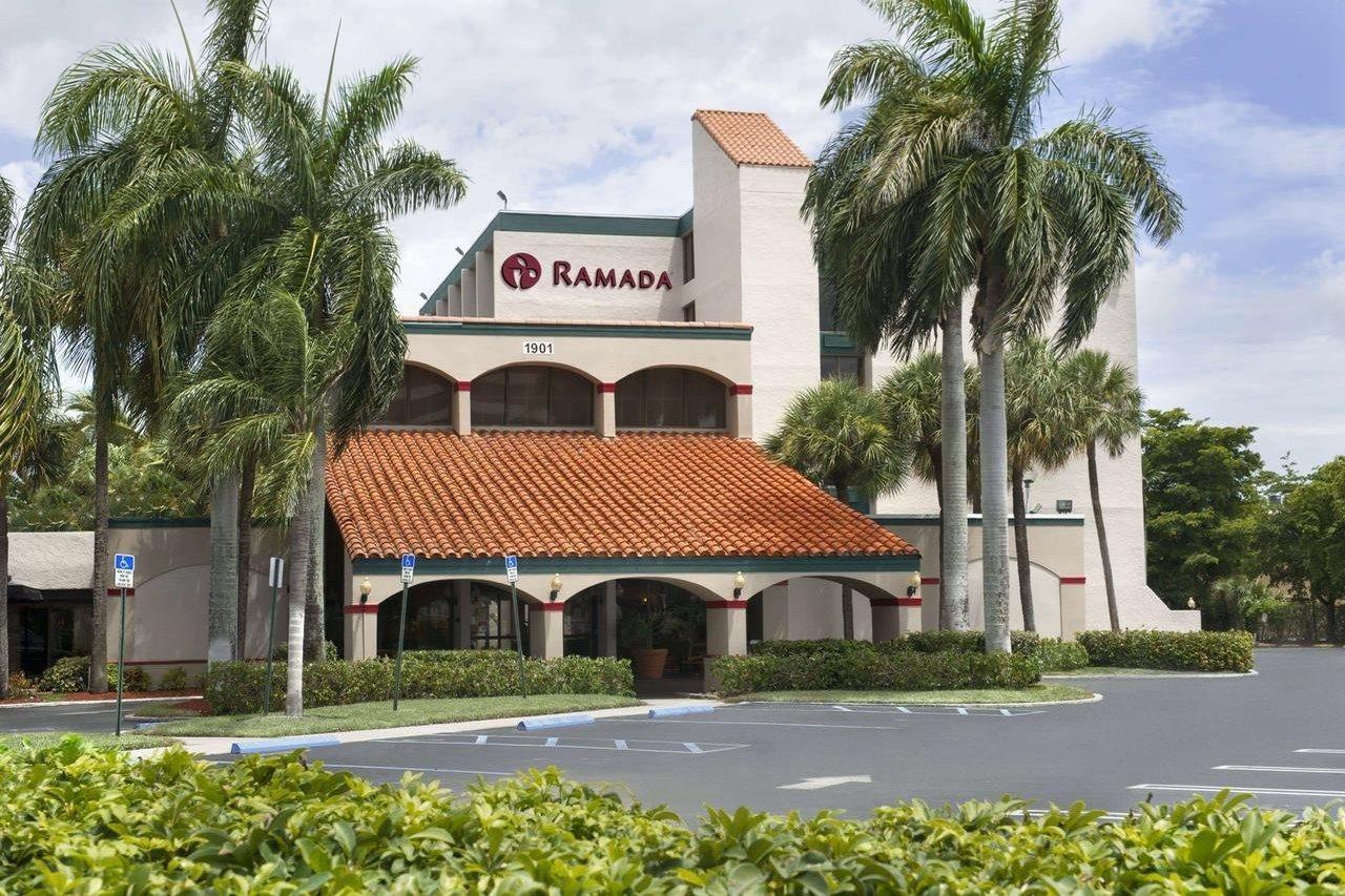 Ramada By Wyndham West Palm Beach Airport Exterior foto