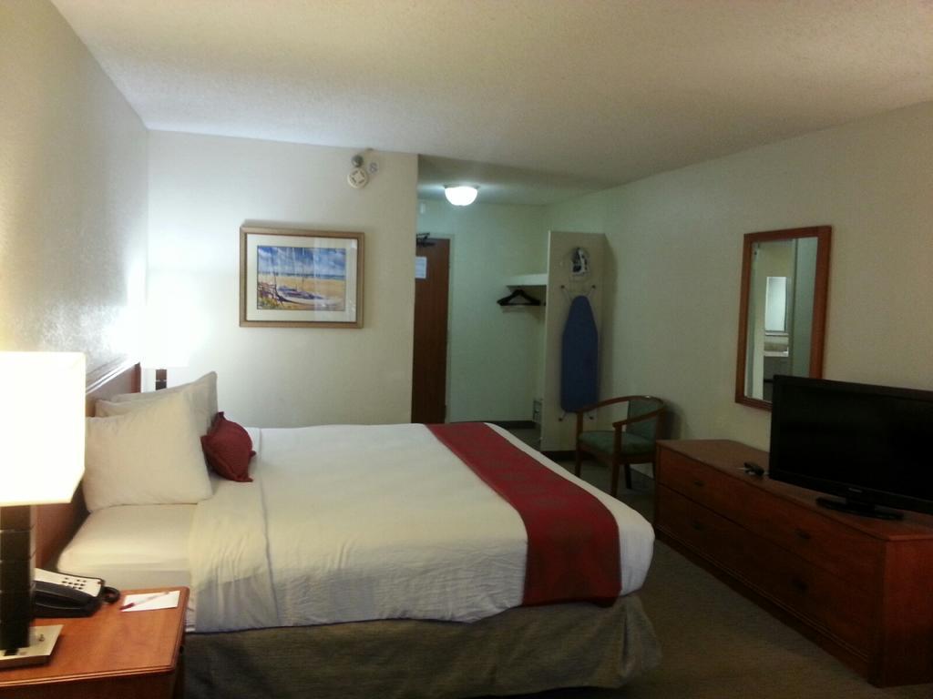 Ramada By Wyndham West Palm Beach Airport Exterior foto